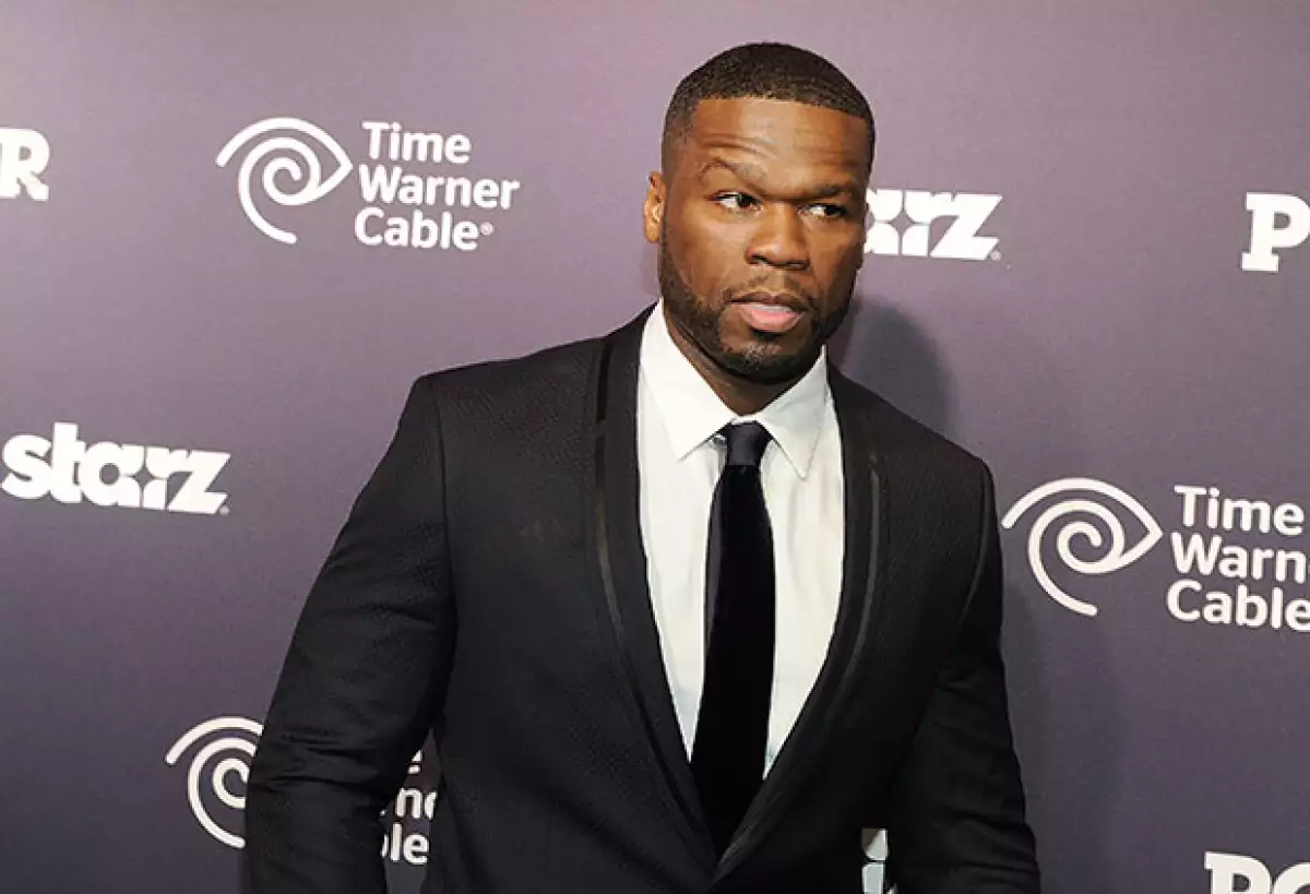 Aunque frente a los reflectores su estilo de vida es totalmente deslumbrante, según el propio hip-hopero todo esto es ‘humo y espejos’.