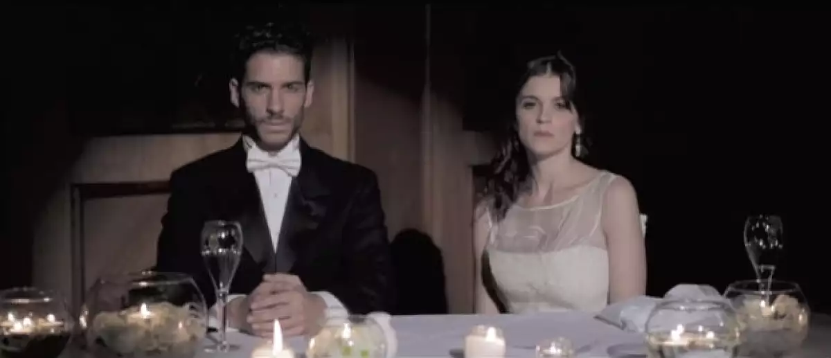 Erick Elías e Irene Azuela dentro del video "Recuerdas" de Leonel García.