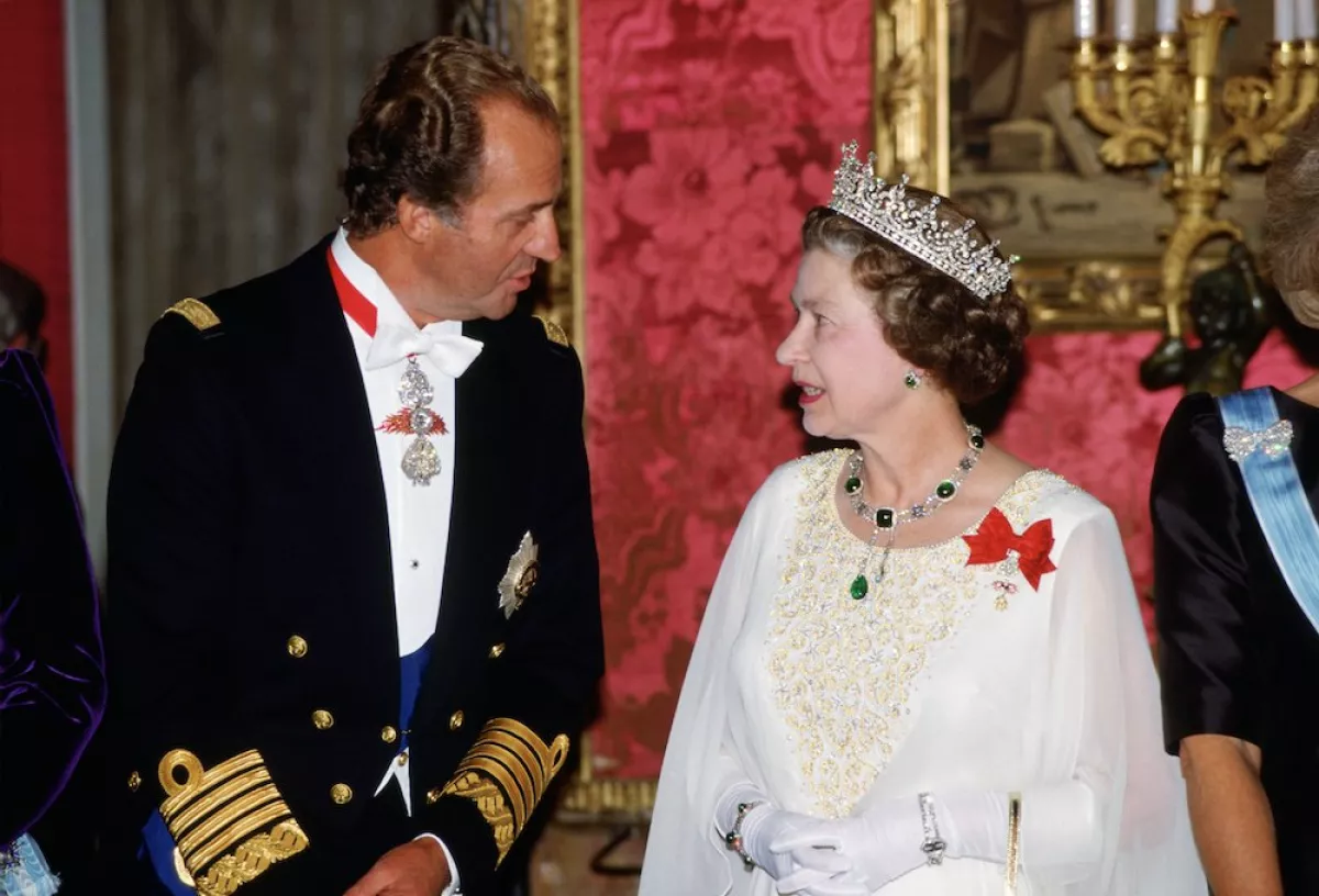 On the first night of her official tour of Spain, Queen Eliz