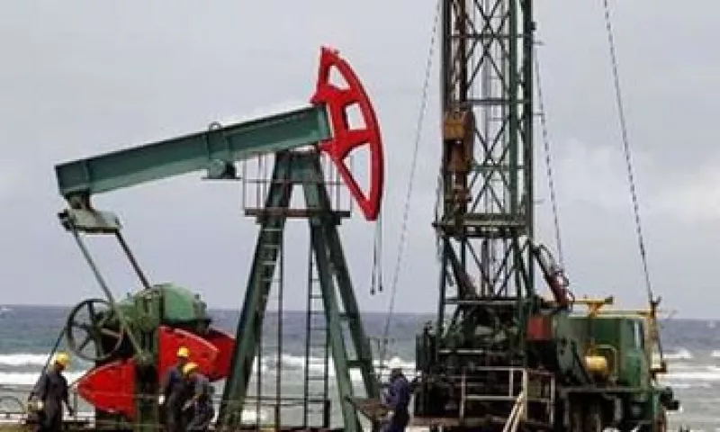 Barclays Capital afirma que las grandes petroleras siguen buscando proyectos en aguas profundas. (Foto: Reuters)