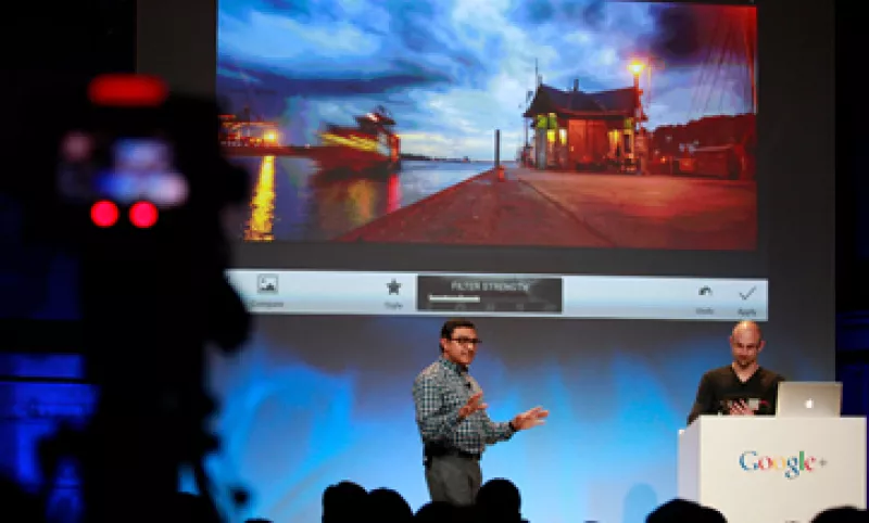 Semanalmente se suben más de 1,500 millones de imágenes a la red social, dice Google. (Foto: Reuters)