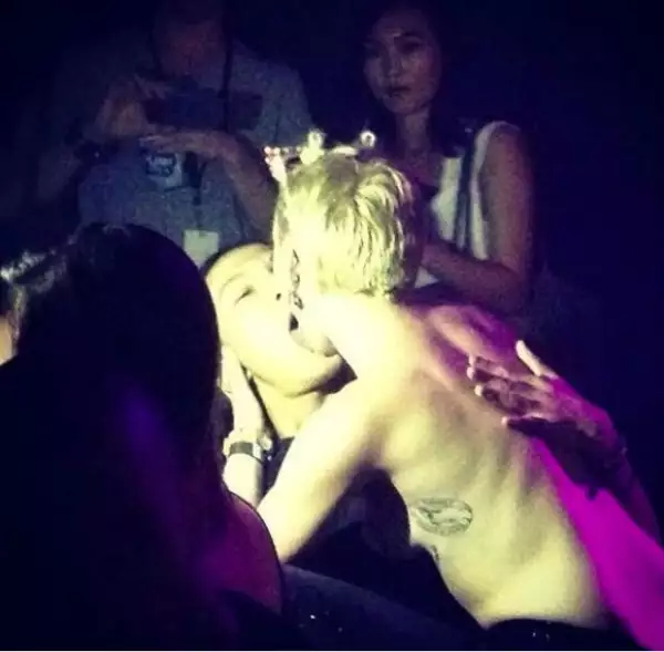 Girls just wanna have fun, así fue captada Miley con el diseñador Alexander Wang.