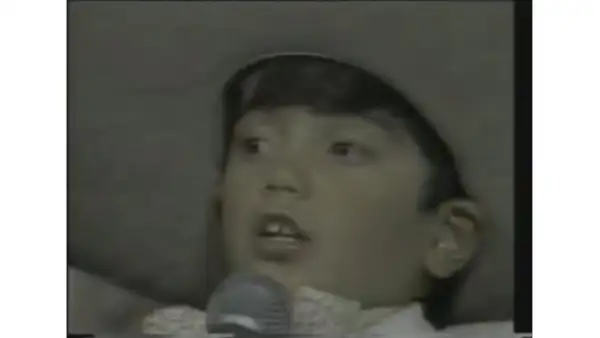 En 1976 cuando interpretó junto a su padre el tema `Alejandra´.