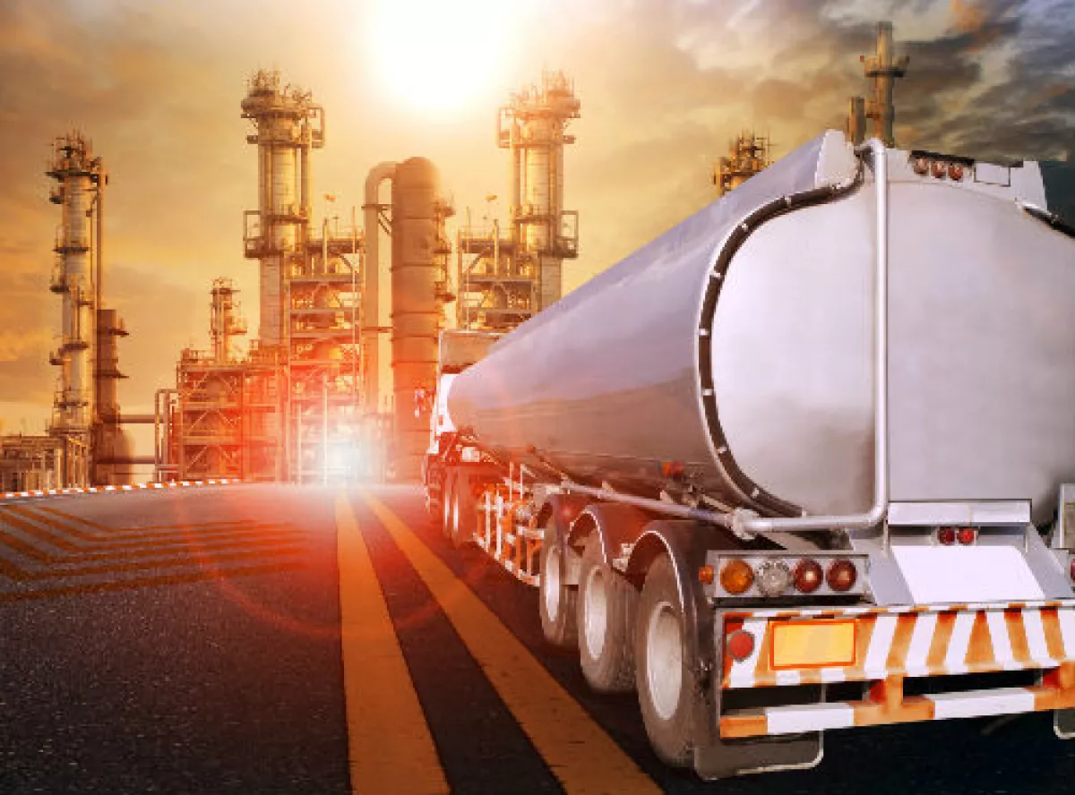 cami�n de transporte de petroqu�micos
