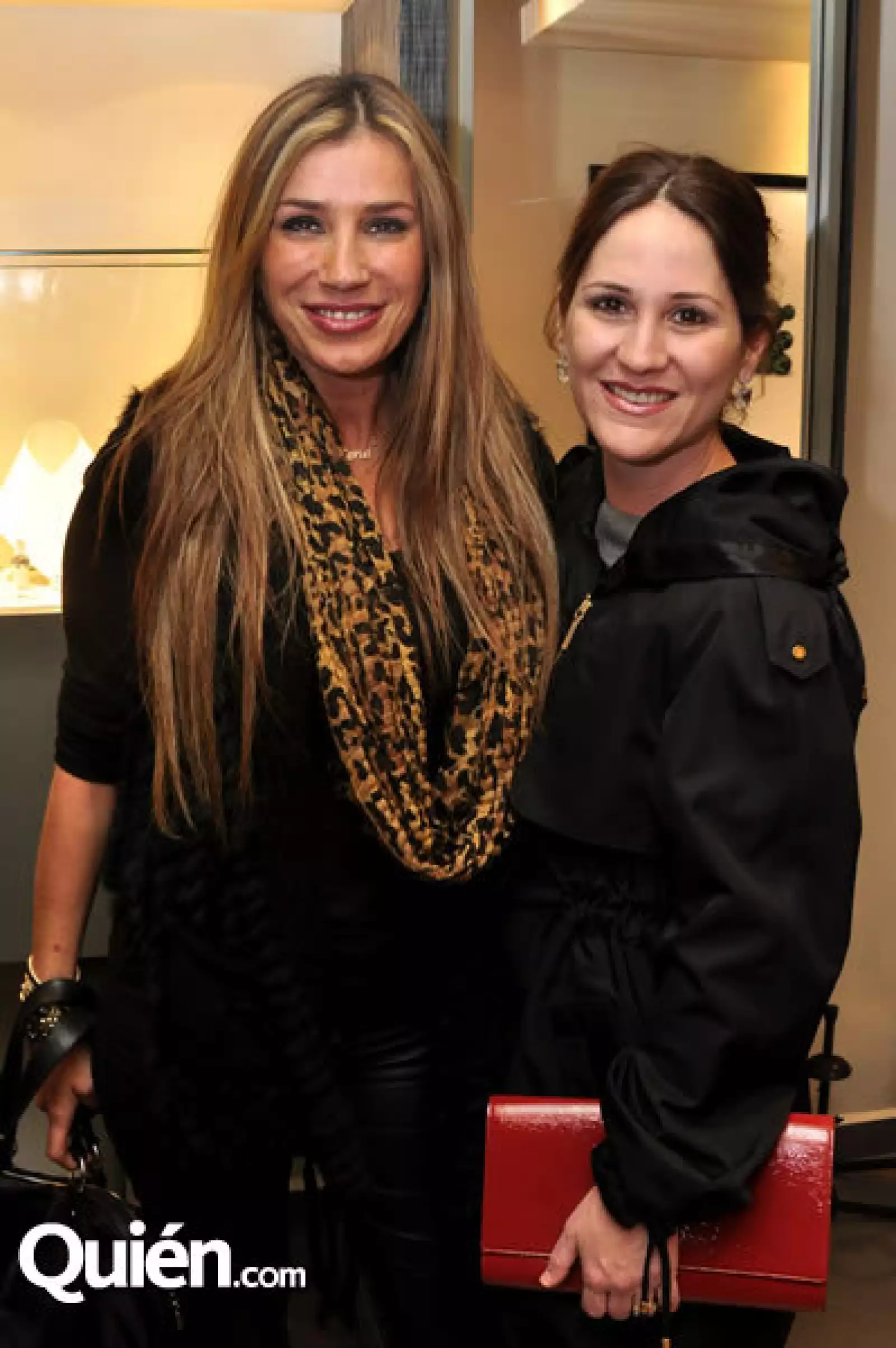 Nena Cavada y Marcela Decrescencio de Rodríguez