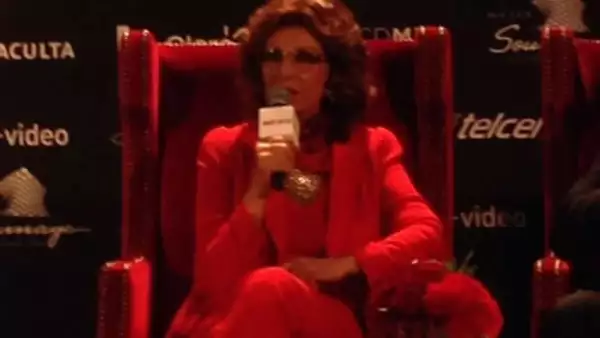 Sofía Loren cumple 80 años el 20 de septiembre. La muestra incluye fotografías que rememoran la vida de la actriz.