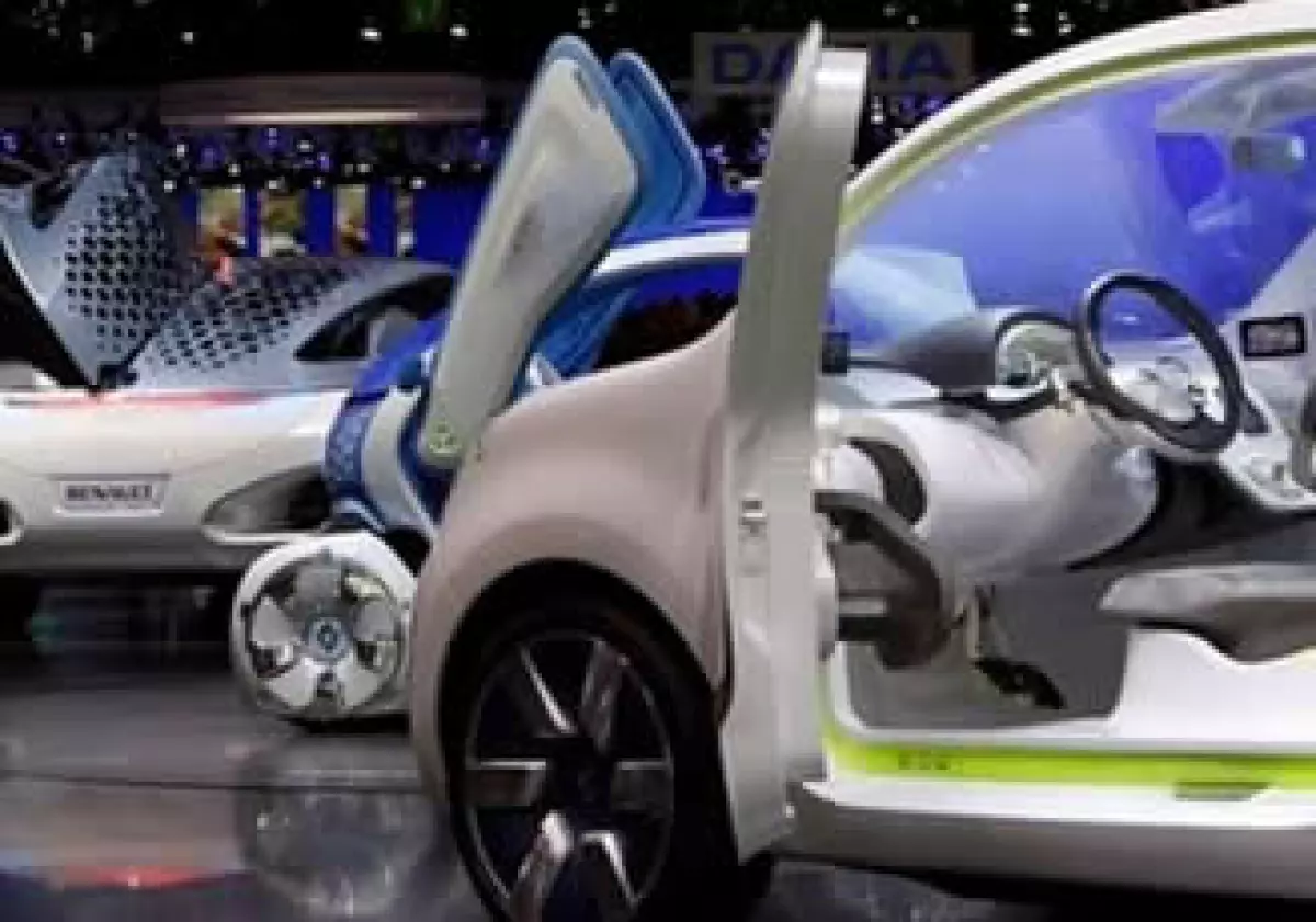 Renault espera iniciar la venta de tres modelos de autos eléctricos este mismo año. (Foto: AP)