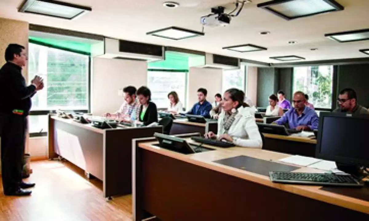 Aunque hubo un aumento en la cobertura educativa los últimos 30 años, no hubo un avance similar en el ingreso per cápita. (Foto: Marco Sotomayor)