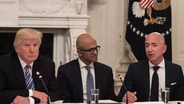 Trump Bezos