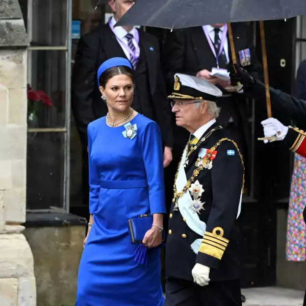Carlos XVI Gustavo y princesa Victoria de Suecia en la coronación del rey Carlos III