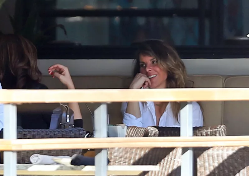 Esta semana la actriz fue fotografiada mientras se reunía con una amiga en un restaurante en Studio City, parece que el amparo que tiene la ha relajado tras el escándalo de El Chapo.