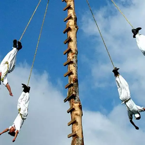 La ceremonia ritual de los voladores de Papantla, Veracruz, fue reconocida por la UNESCO como Patrimonio Cultural Intangible de la Humanidad.