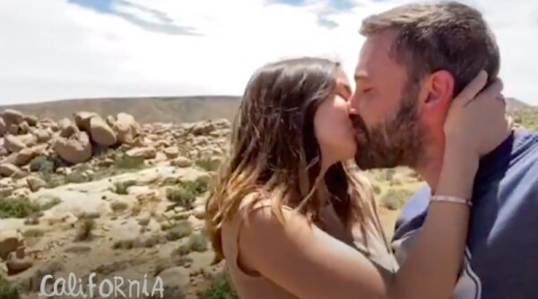 ben-affleck-ana-de-armas-residente