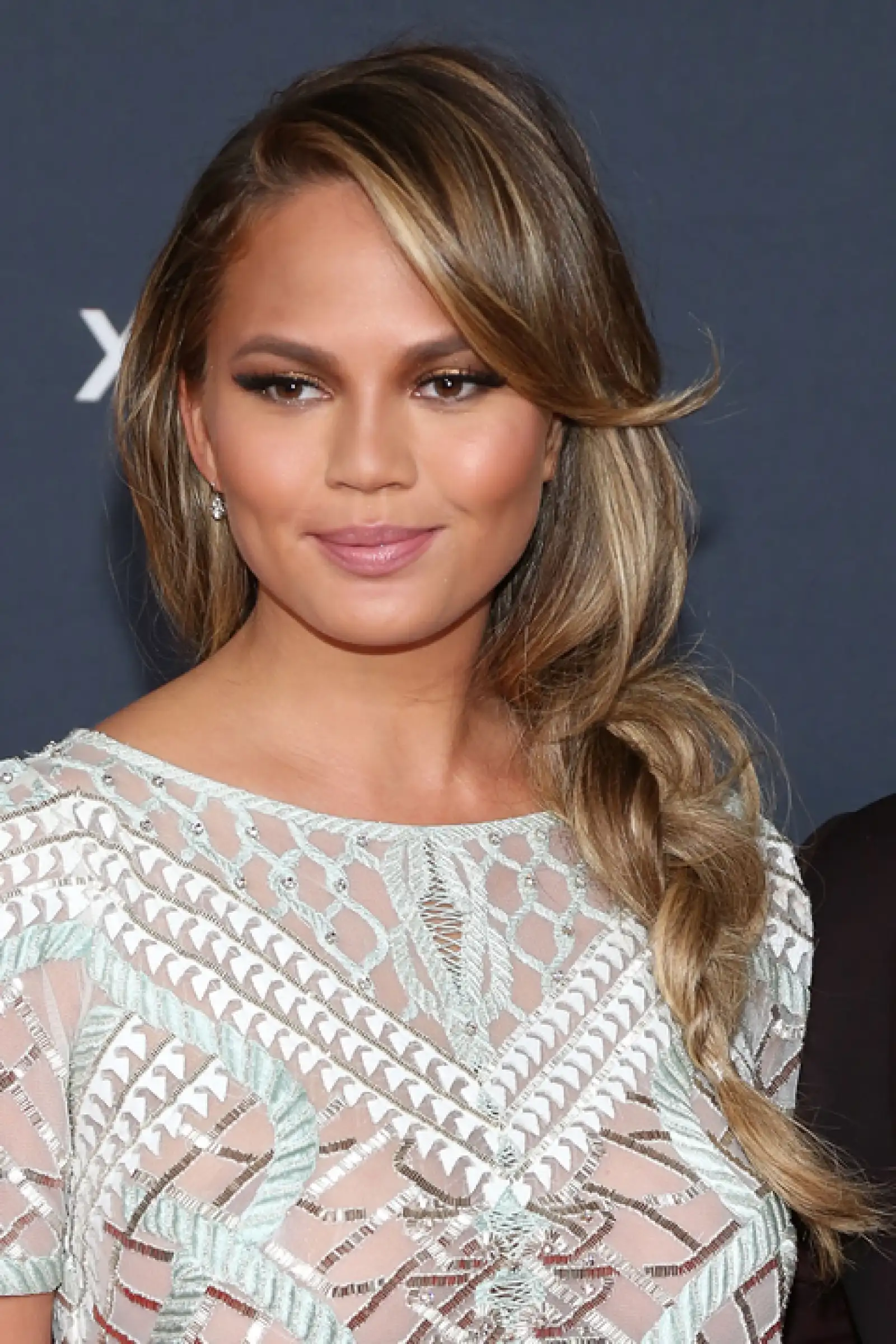 Chrissy Teigen en el Pre-Super Bowl Honors de la NFL del 2015.