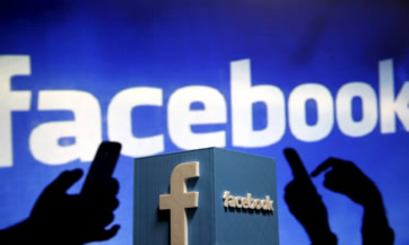 Facebook permitirá a los editores de noticias rastrear los datos y el tráfico a través de comScore. (Foto: Reuters )