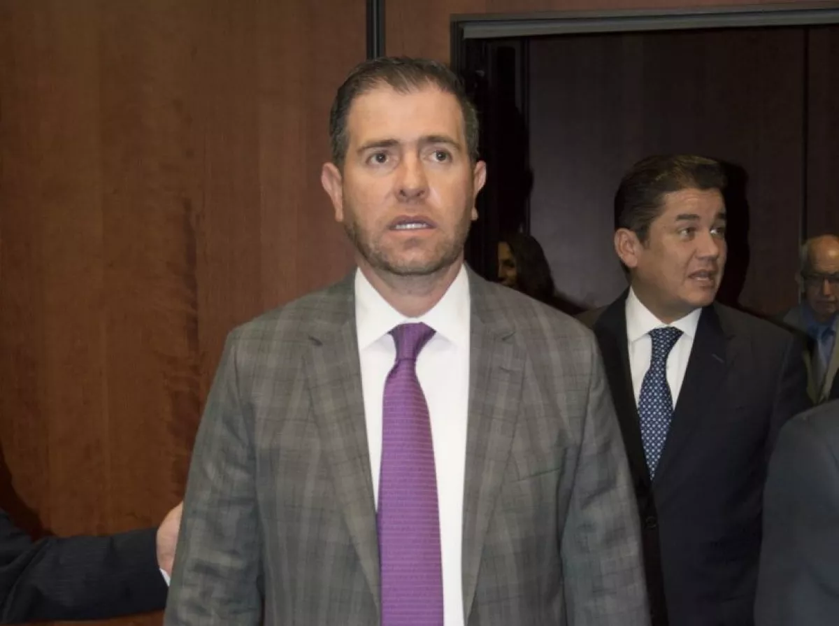 CIUDAD DE MÉXICO, 31AGOSTO201.- Alfredo Castillo, titular de la Comisión Nacional del Deporte (CONADE), asistió al Senado de la República para participar en las Mesa de Diálogo de “Juventud y Deportes”. Dicha mesa estuvo encabezada por Carlos Alberto Puente Salas, senador del Partido Verde Ecologista de México (PVEM), en ella se discutió sobre los resultados obtenidos por los atletas en los pasado Juego de Río 2016.
FOTO: GALO CAÑAS /CUARTOSCURO.COM