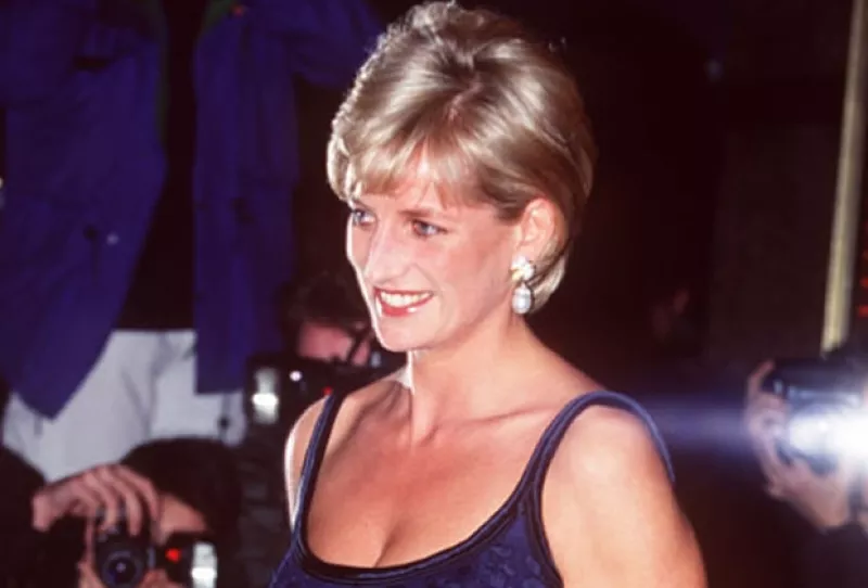 Justo ayer, en el 13vo aniversario de la muerte de quien fuera Princesa de Gales, una empresa china decidió lanzar la marca de ropa interior “Diana”, dando mucho de qué hablar.