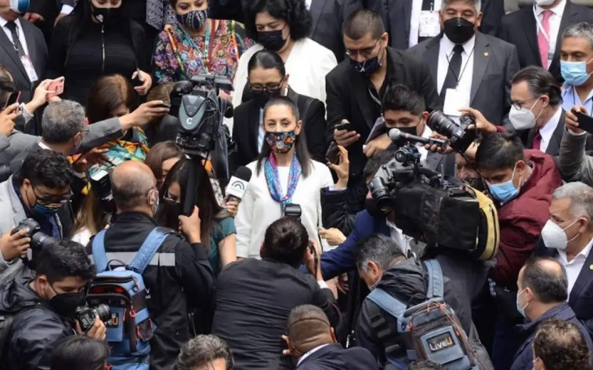 sheinbaum y medios.jpeg
