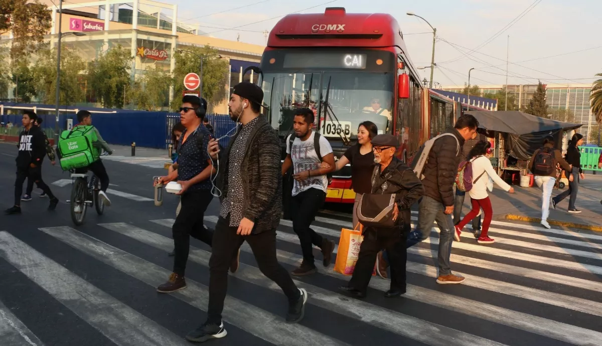 Estos son los cruces peatonales en CDMX más peligrosos por bicicletas, camiones y autos