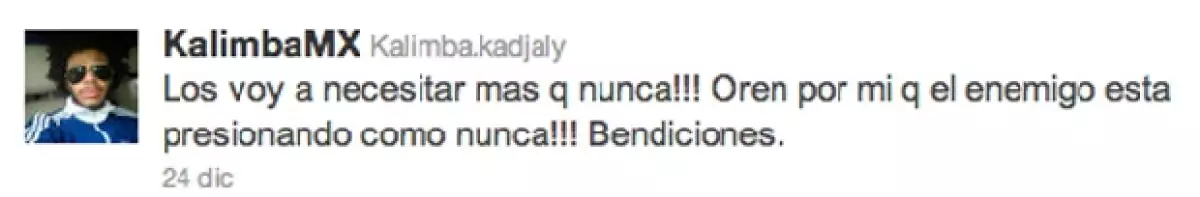 El cantante utilizó su cuenta de Twitter como foro para afirmar que las acusaciones de abuso sexual son mentira y pidió a sus seguidores que recen por él.