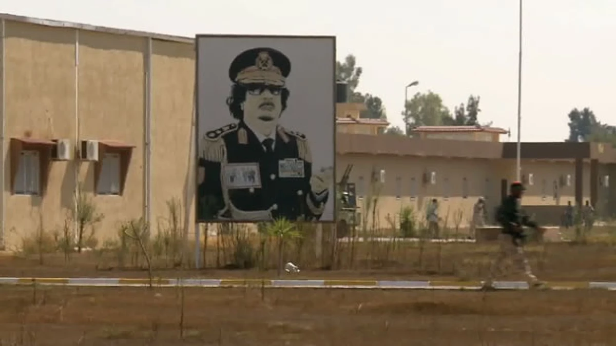 retrato gigante de gadhafi