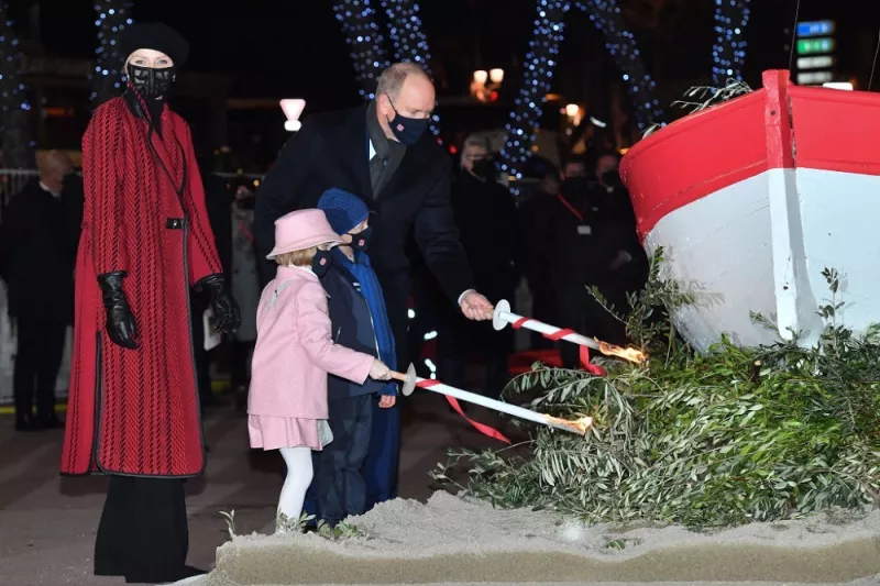 Charlène de Mónaco, princesa Gabriella, príncipe Jacques y Alberto II