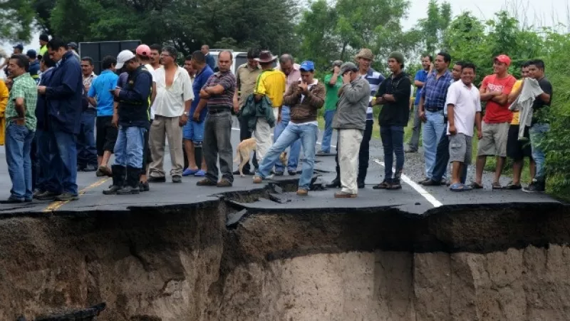 destruccion de carretera en honduras