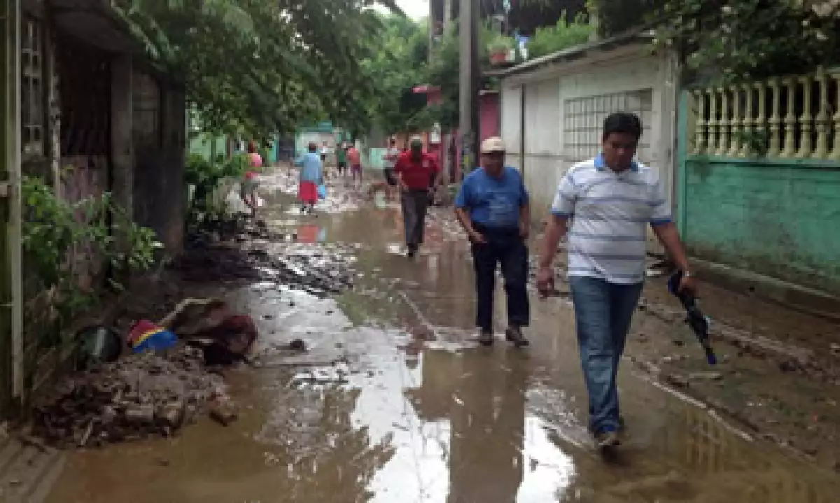 Las catástrofes naturales, como las inundaciones, suelen afectar a los más pobres.(Foto: Notimex)