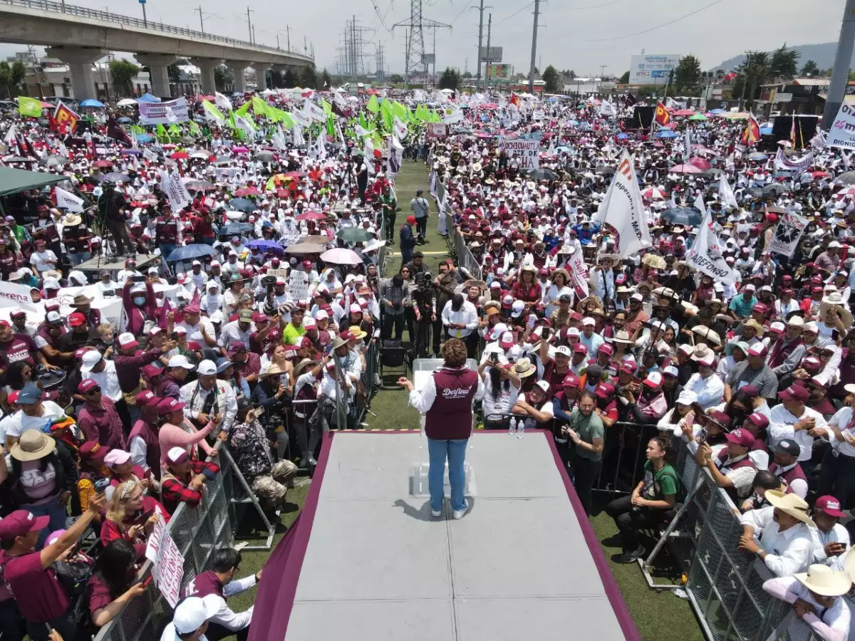 Miles de personas acudieron al cierre de campaña de la candidata de Morena a la gubernatura del Estado de México.