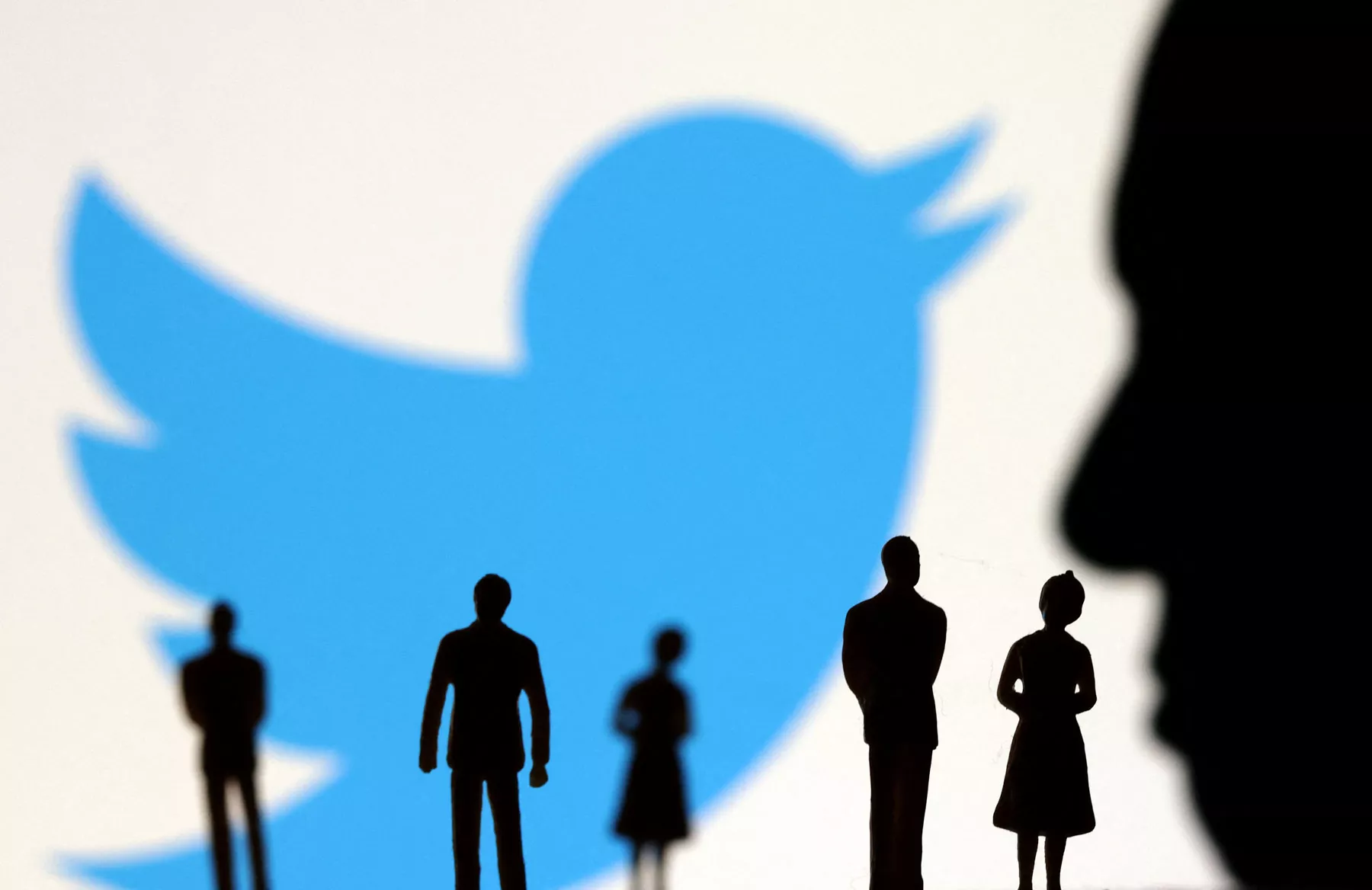 Inician los despidos masivos en Twitter