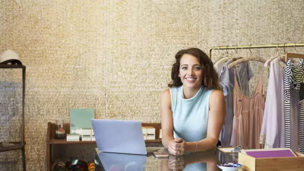 Más mujeres líderes.