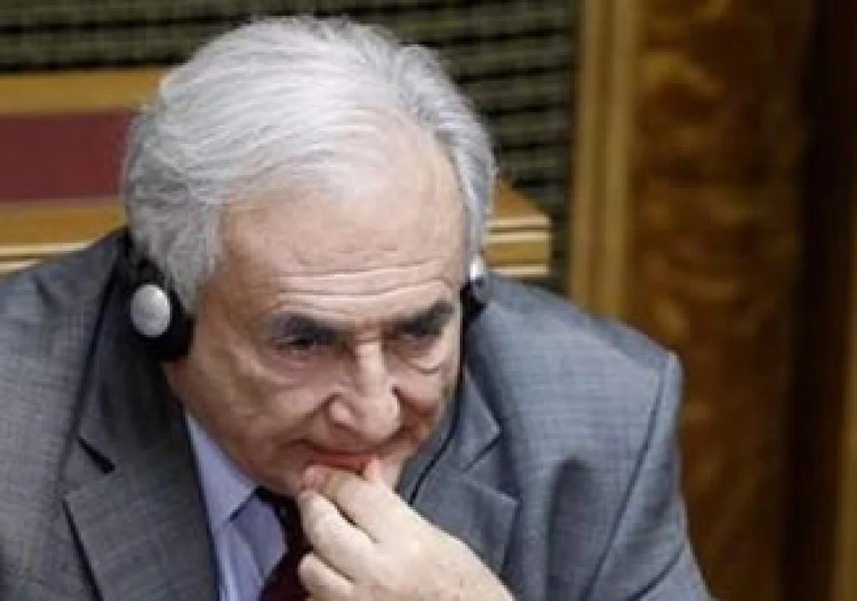 Strauss Kahn expuso que se requieren supervisores que no teman decir no a intereses poderosos. (Foto: Reuters)