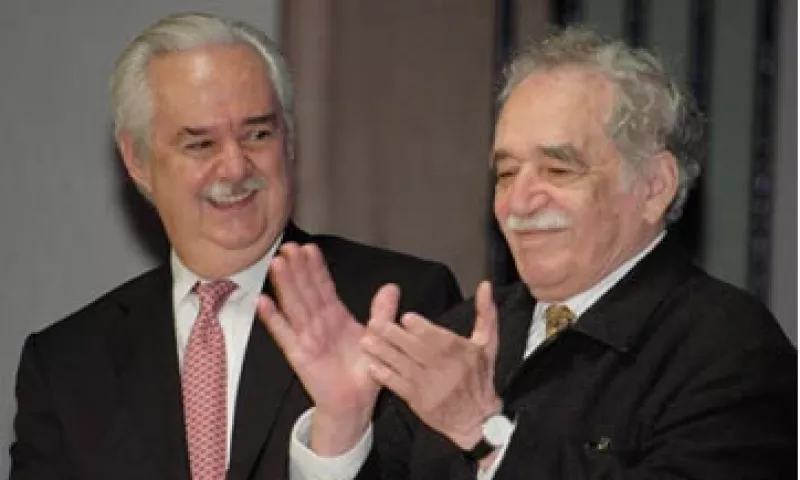 Lorenzo Zambrano colaboró con Gabriel García Márquez (d) en la creación del Premio al Nuevo Periodismo. (Foto: Tomada de @LHZambrano )