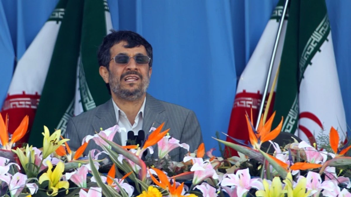 Mahmoud Ahmadinejad en discurso a tropas Iran