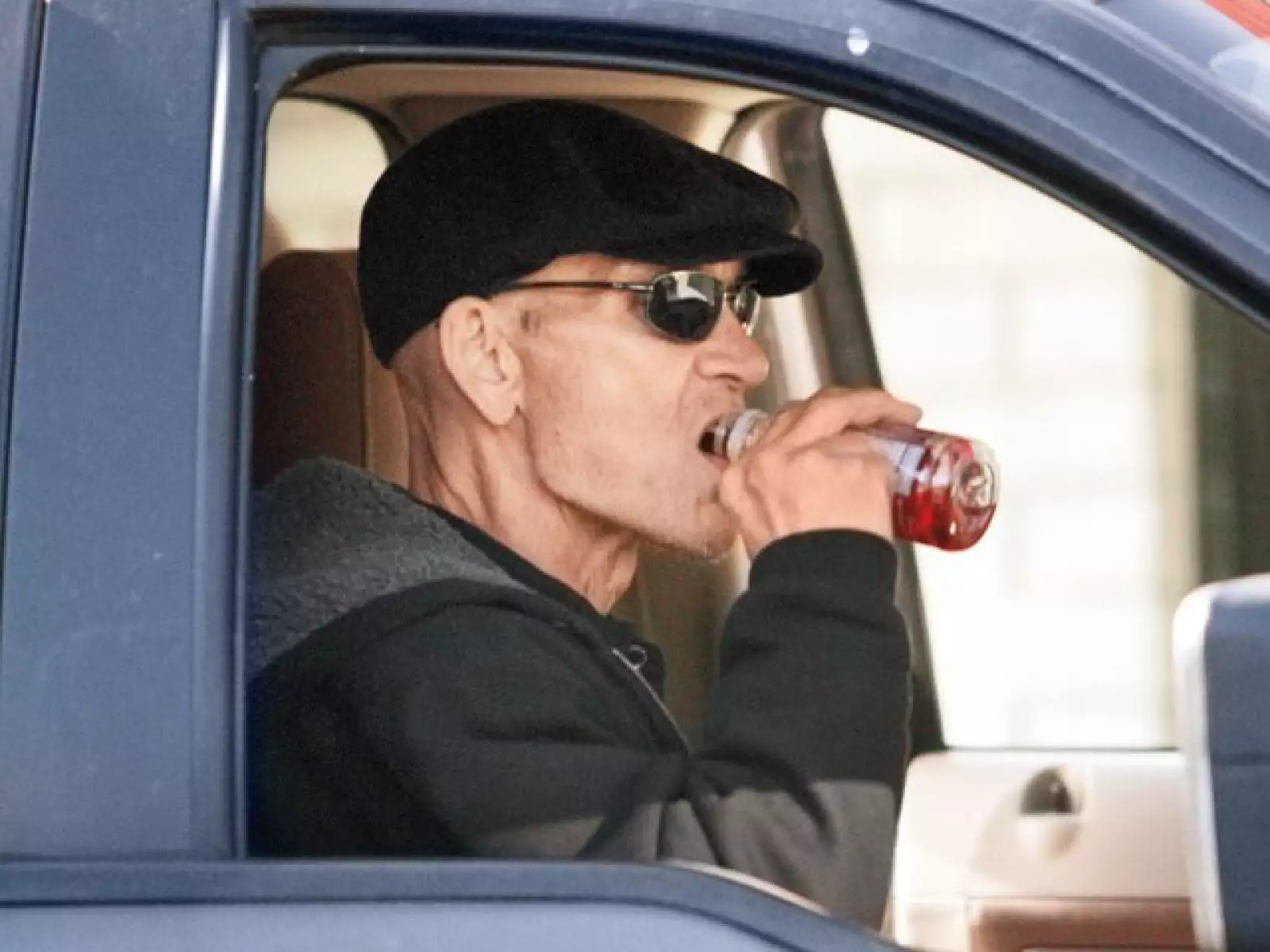 Se aferra a la vida. Con tal de liberarse del áncer, Patrick utilizó una droga experimental llamada Vatalanib.