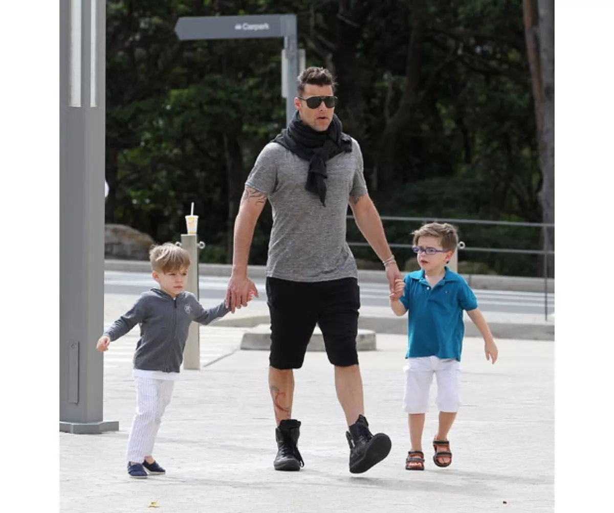 El cantante y sus hijos en una visita al zoológico en Sidney.