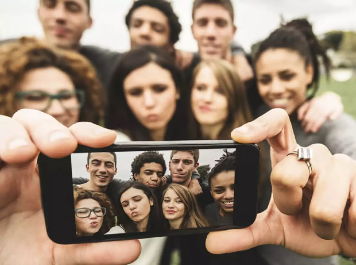 Si creías que sólo tu hijo era un adicto al celular, ¡te equivocas!