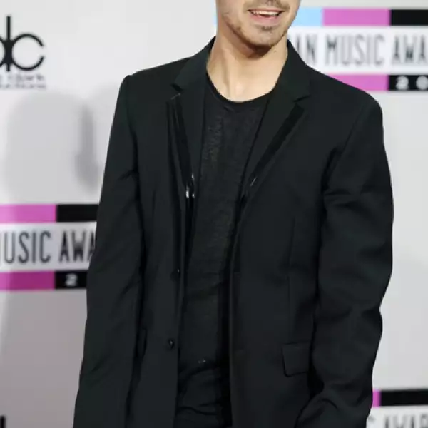 Joe Jonas fue uno de los más aclamados por las fanáticas presentes.