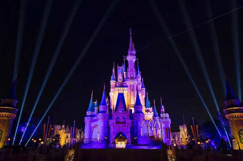El parque de Disney busca atraer a 7.3 millones de visitantes cuando se abra, en aproximadamente 5 años. (Foto: AP)