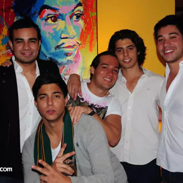 Lalo González, Ari Tinajero, Carlos Flores, Francisco Arroyo y Guillermo Calderón