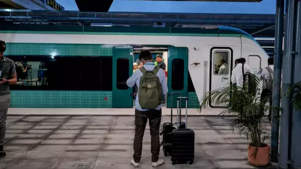 ¿Cómo es viajar en el Tren Maya en clase Premier y Turista?