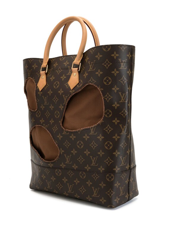 Foto: Farfetch; Louis Vuitton, tote Halls de Louis Vuitton x Comme Des Garcons 2014