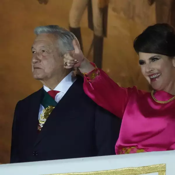 AMLO-Beatriz-grito-de-independencia-2