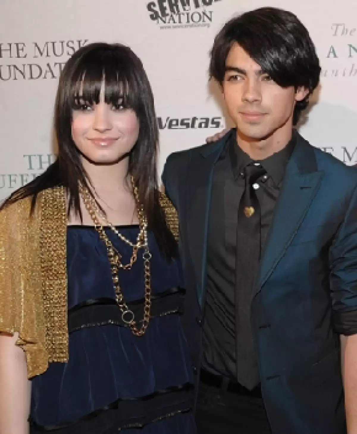 La actriz y cantante Demi Lovato dijo en una entrevista radial que el integrante de Jonas Brothers con el que sale desde hace algún tiempo es perfecto.