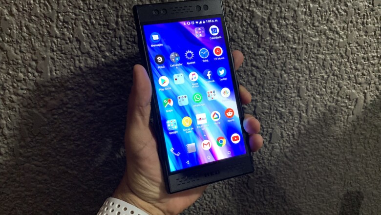 El equipo tiene un cuerpo de aluminio y pantalla de 5.7 pulgadas LCD