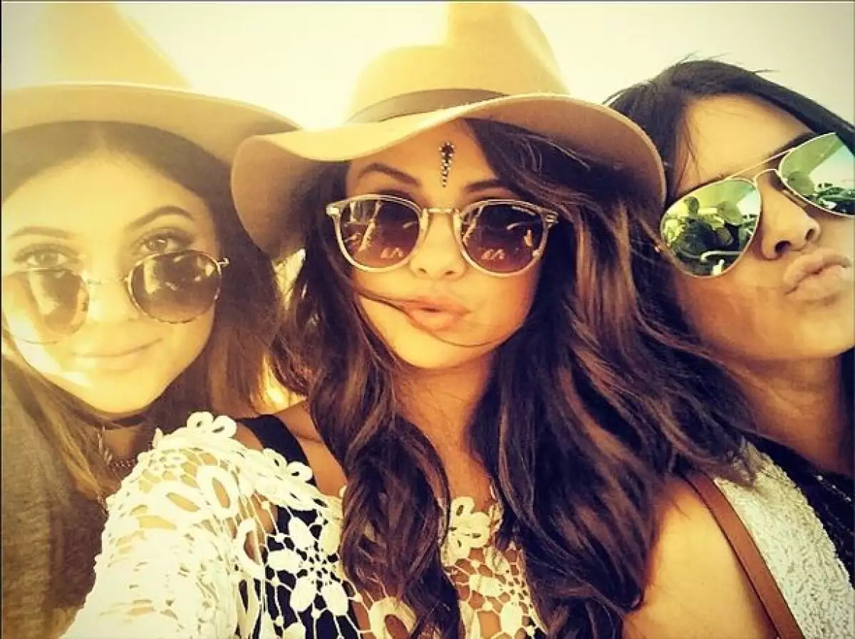 Kylie Jenner, Selena Gomez, Kendall Jenner.