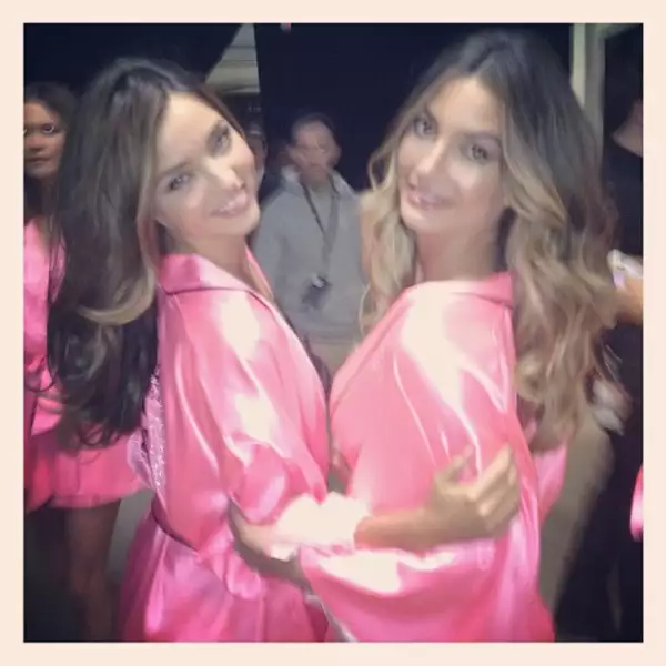 Aquí Miranda Kerr con Lily Aldridge.