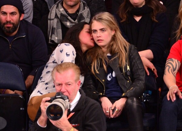 Cara y Michelle tuvieron asientos VIP en el Madison Square Garden.