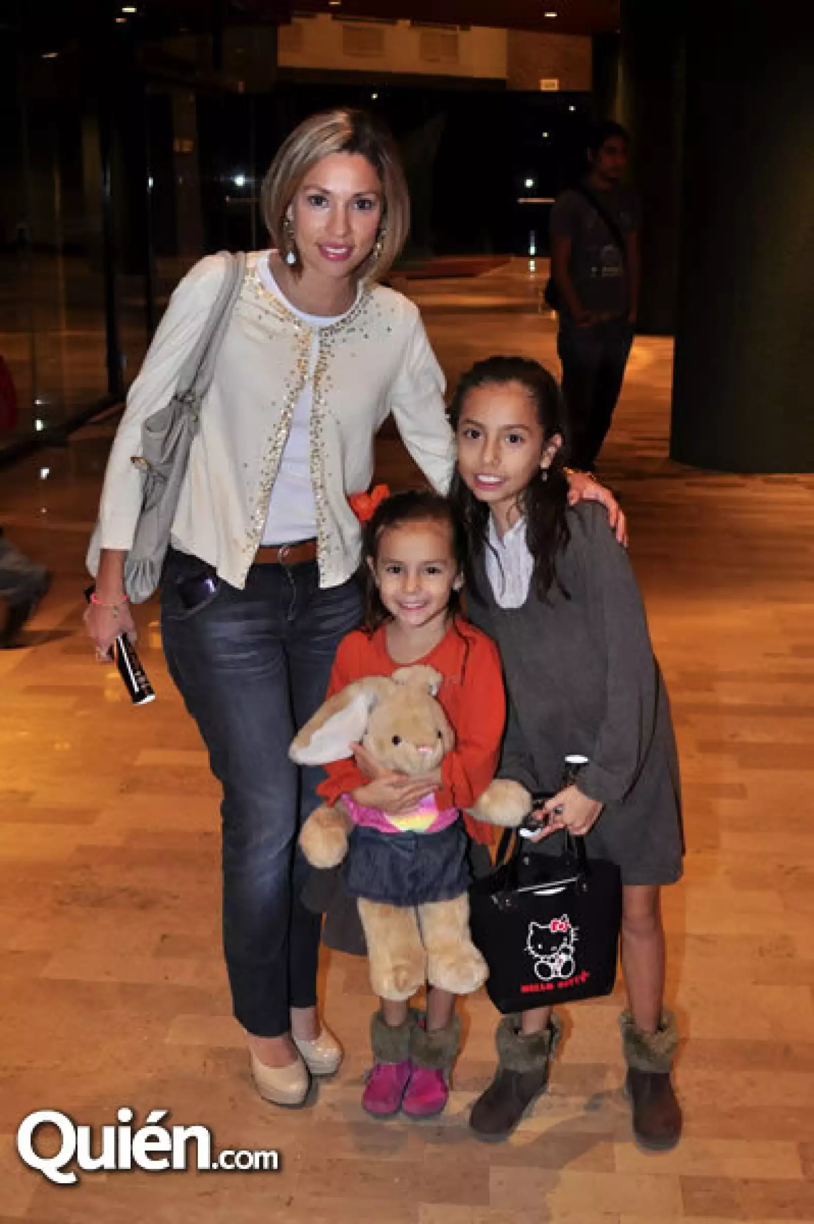 Edith de Saucedo,Ana Lucía Saucedo y Natalia Saucedo