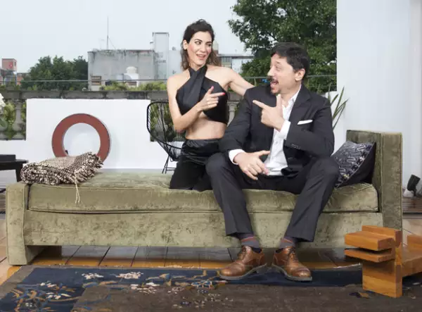 La complicidad de la pareja era más que notable. Conjunto de Ceci por: Karen Pareti.